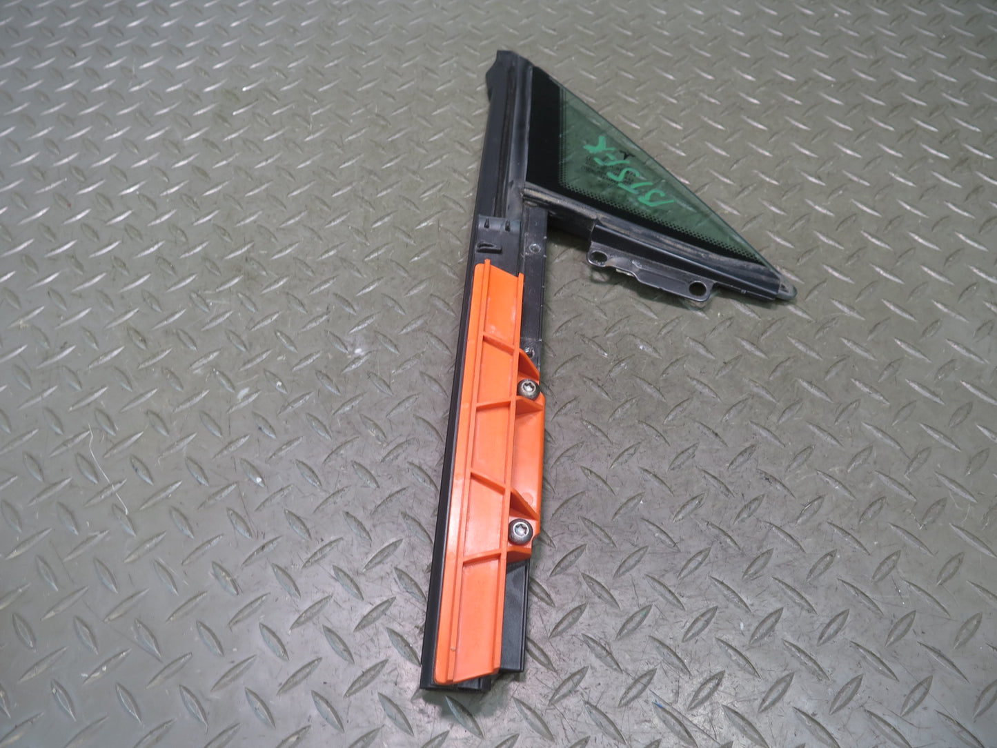 2016-2019 Tesla Model S 75D Front Right Side Door Window Corner Fixed Glass