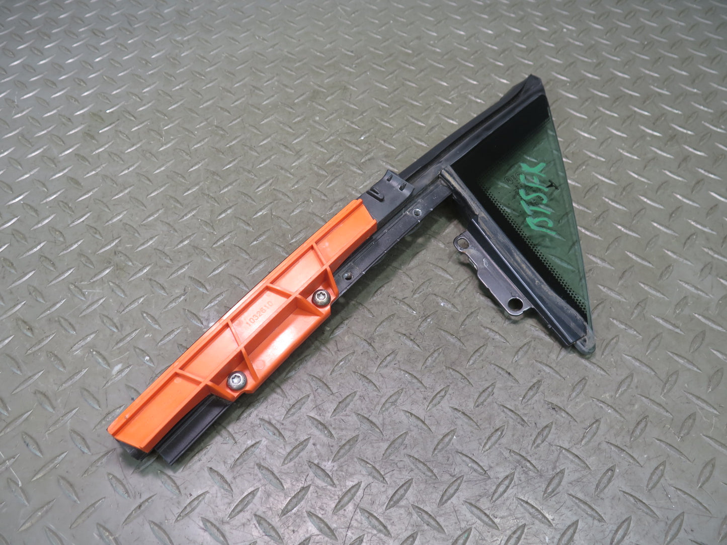 2016-2019 Tesla Model S 75D Front Right Side Door Window Corner Fixed Glass
