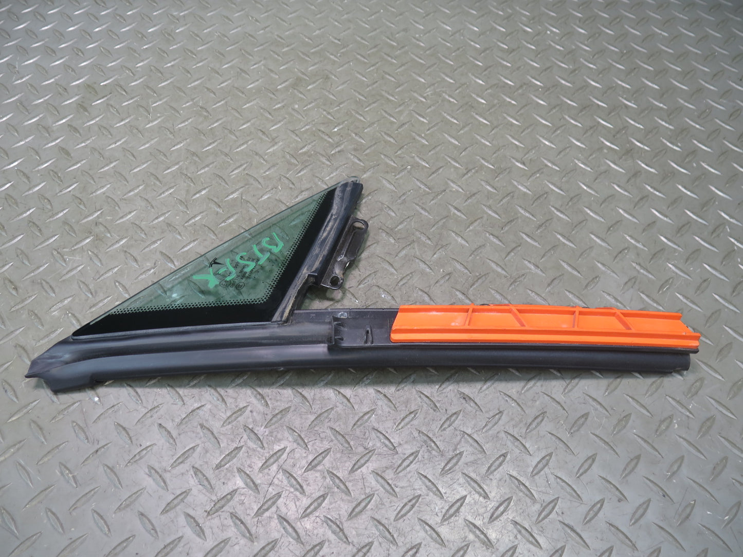 2016-2019 Tesla Model S 75D Front Right Side Door Window Corner Fixed Glass