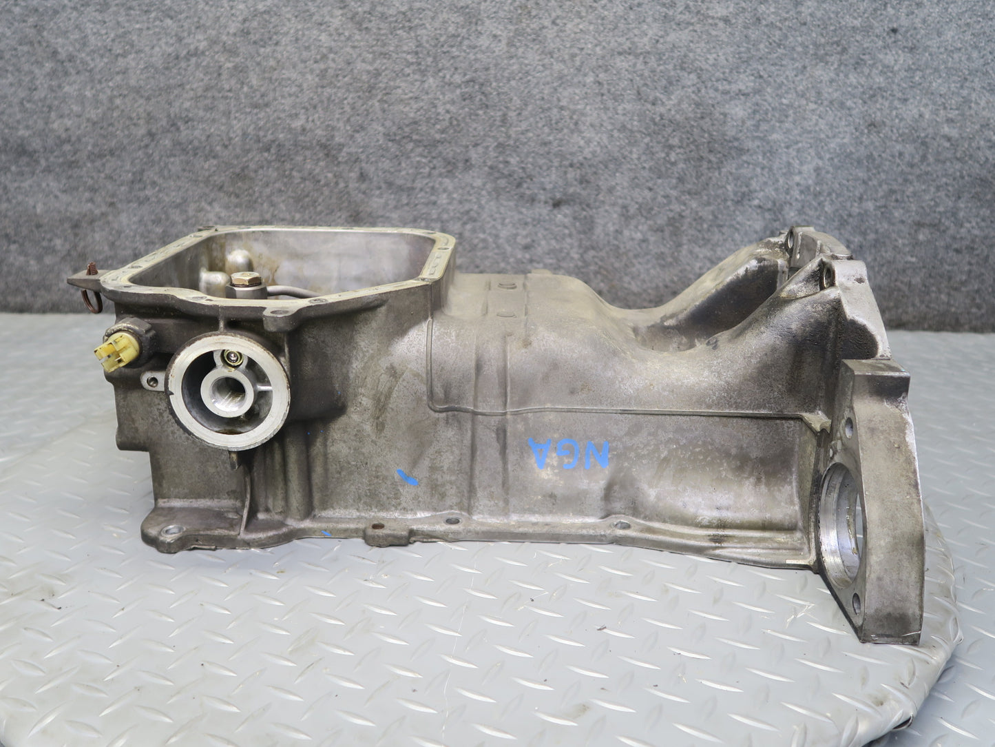 95-97 Nissan Gloria HY33 VQ30DET Turbo Engine Upper Oil Pan 60K Miles OEM