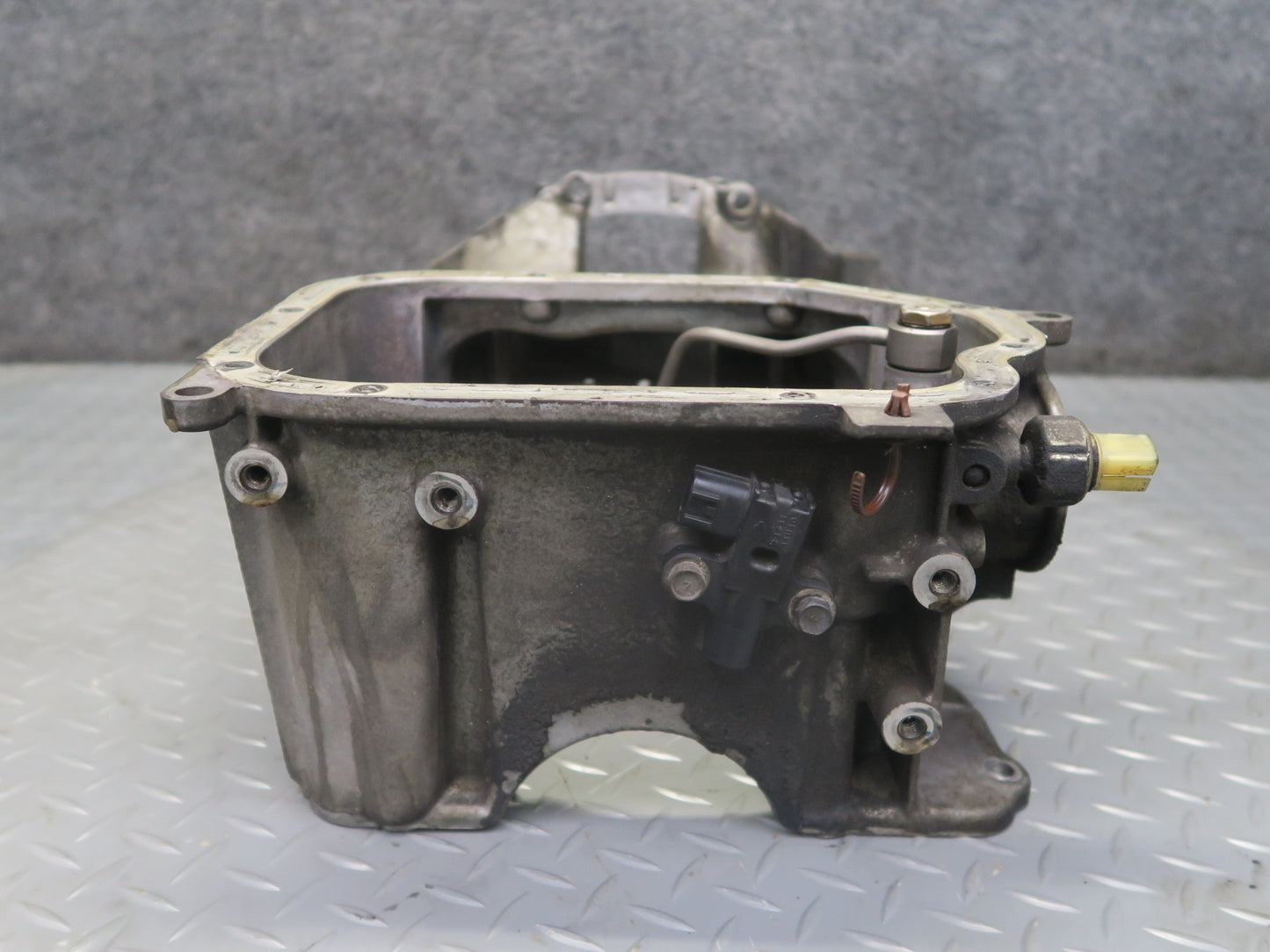 95-97 Nissan Gloria HY33 VQ30DET Turbo Engine Upper Oil Pan 60K Miles OEM