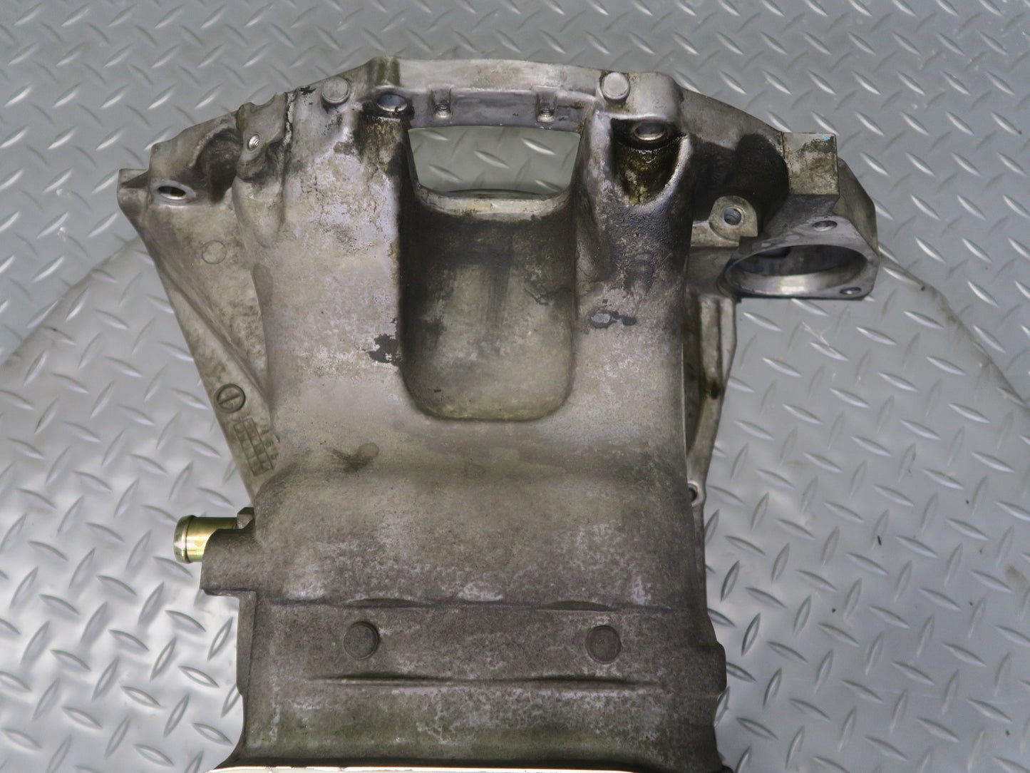 95-97 Nissan Gloria HY33 VQ30DET Turbo Engine Upper Oil Pan 60K Miles OEM