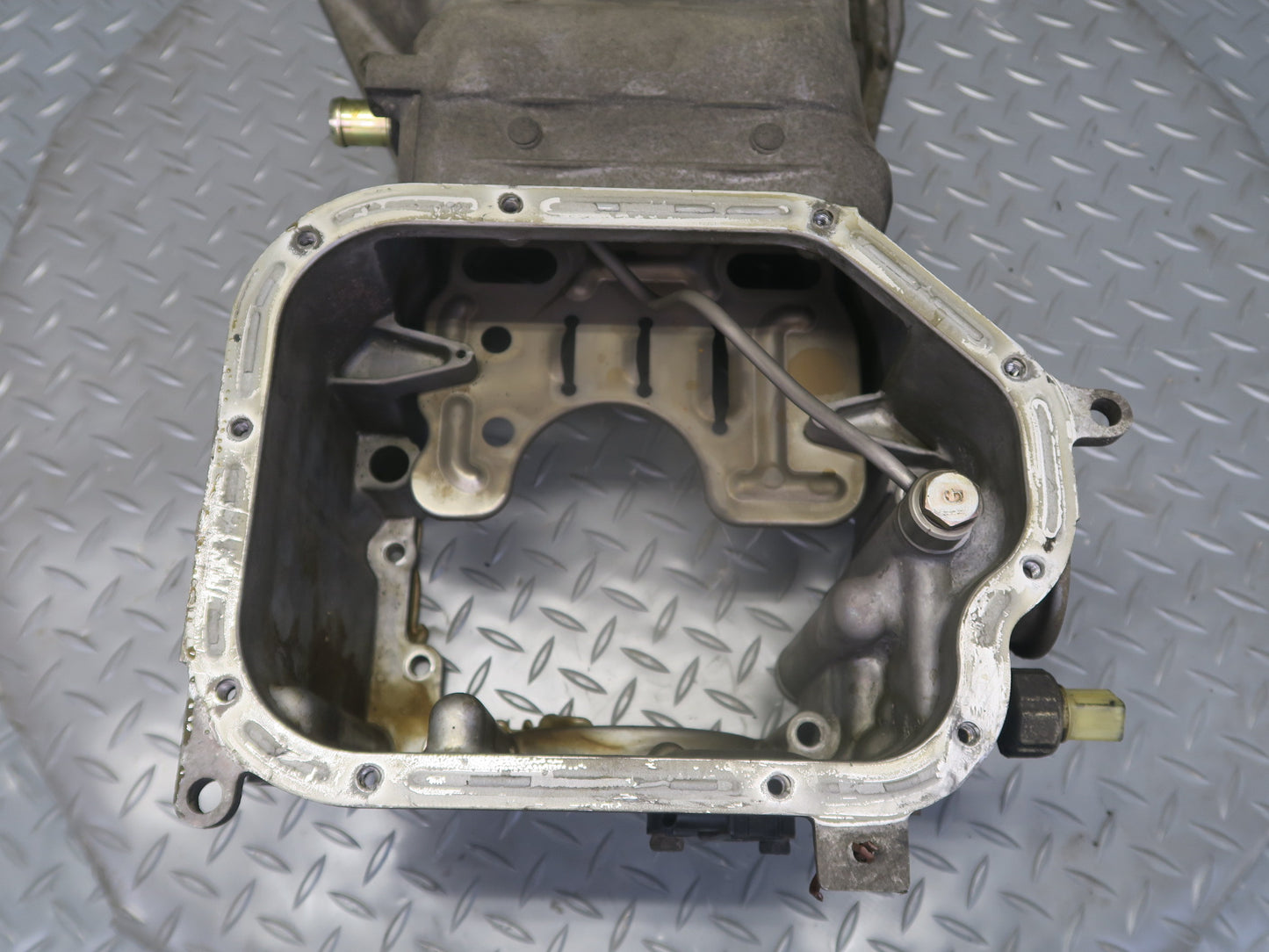 95-97 Nissan Gloria HY33 VQ30DET Turbo Engine Upper Oil Pan 60K Miles OEM