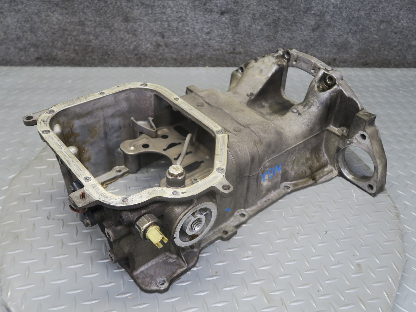 95-97 Nissan Gloria HY33 VQ30DET Turbo Engine Upper Oil Pan 60K Miles OEM