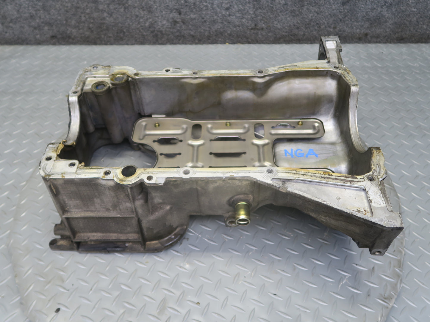 95-97 Nissan Gloria HY33 VQ30DET Turbo Engine Upper Oil Pan 60K Miles OEM