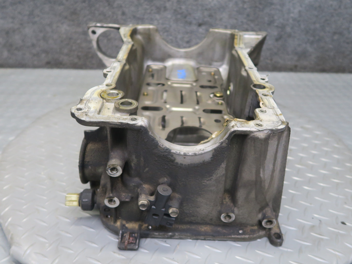 95-97 Nissan Gloria HY33 VQ30DET Turbo Engine Upper Oil Pan 60K Miles OEM