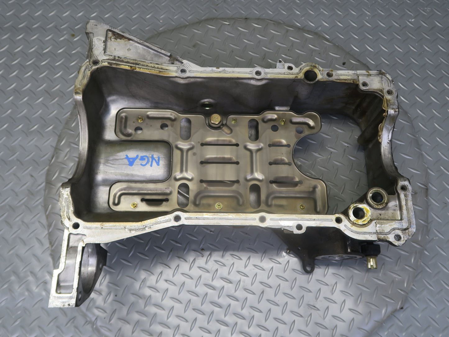 95-97 Nissan Gloria HY33 VQ30DET Turbo Engine Upper Oil Pan 60K Miles OEM