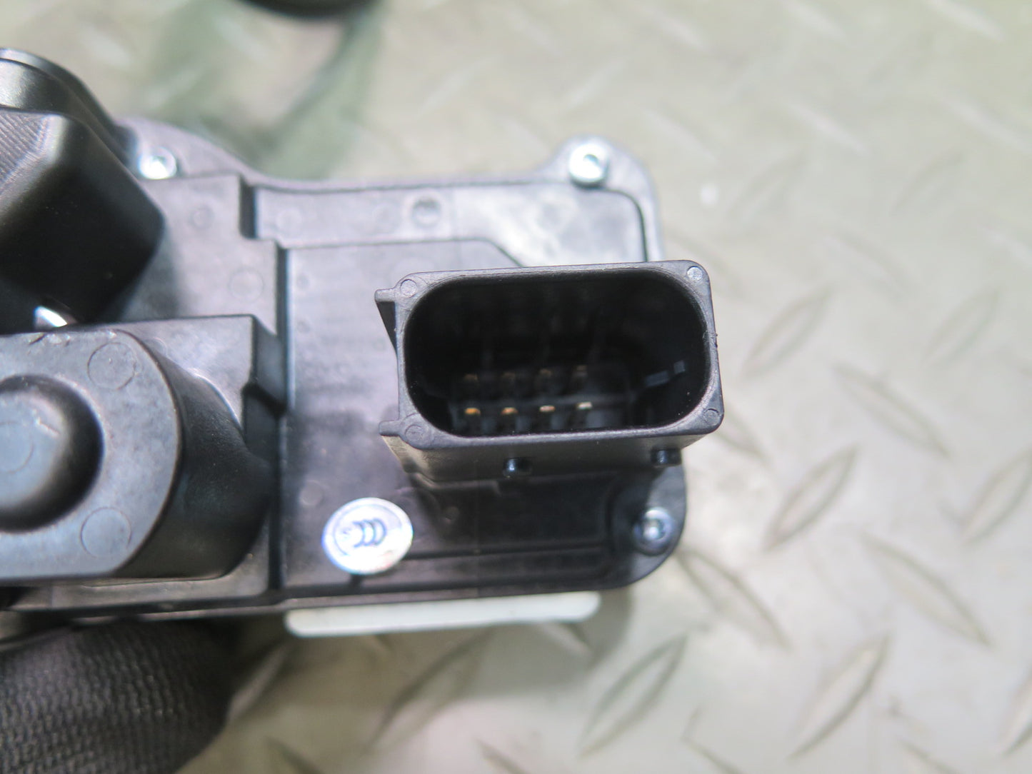 2016-2019 Tesla Model S 75D Rear Right Pass Side Door Lock Latch Actuator