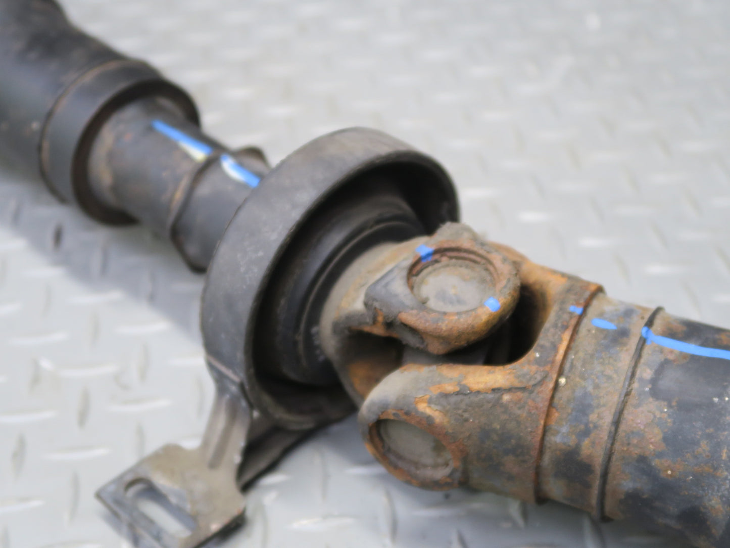 01-02 BMW E36/7 Z3 2.5L 3.0L M54 A/T Rear Driveshaft Drive Shaft 7511279 OEM