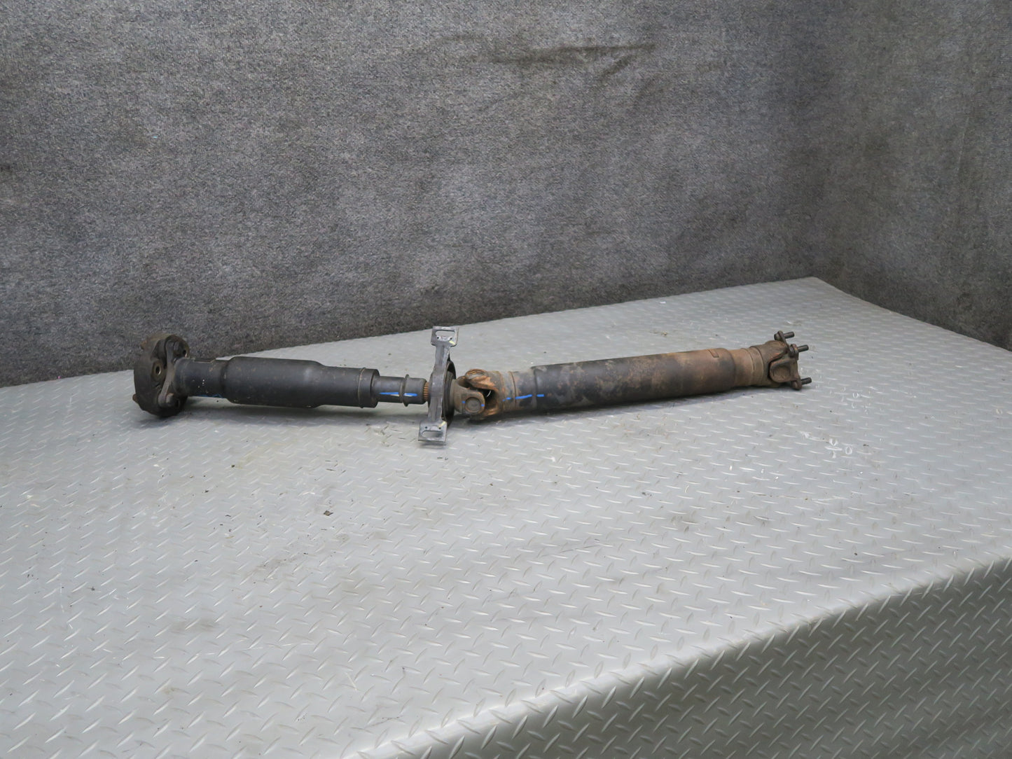 01-02 BMW E36/7 Z3 2.5L 3.0L M54 A/T Rear Driveshaft Drive Shaft 7511279 OEM