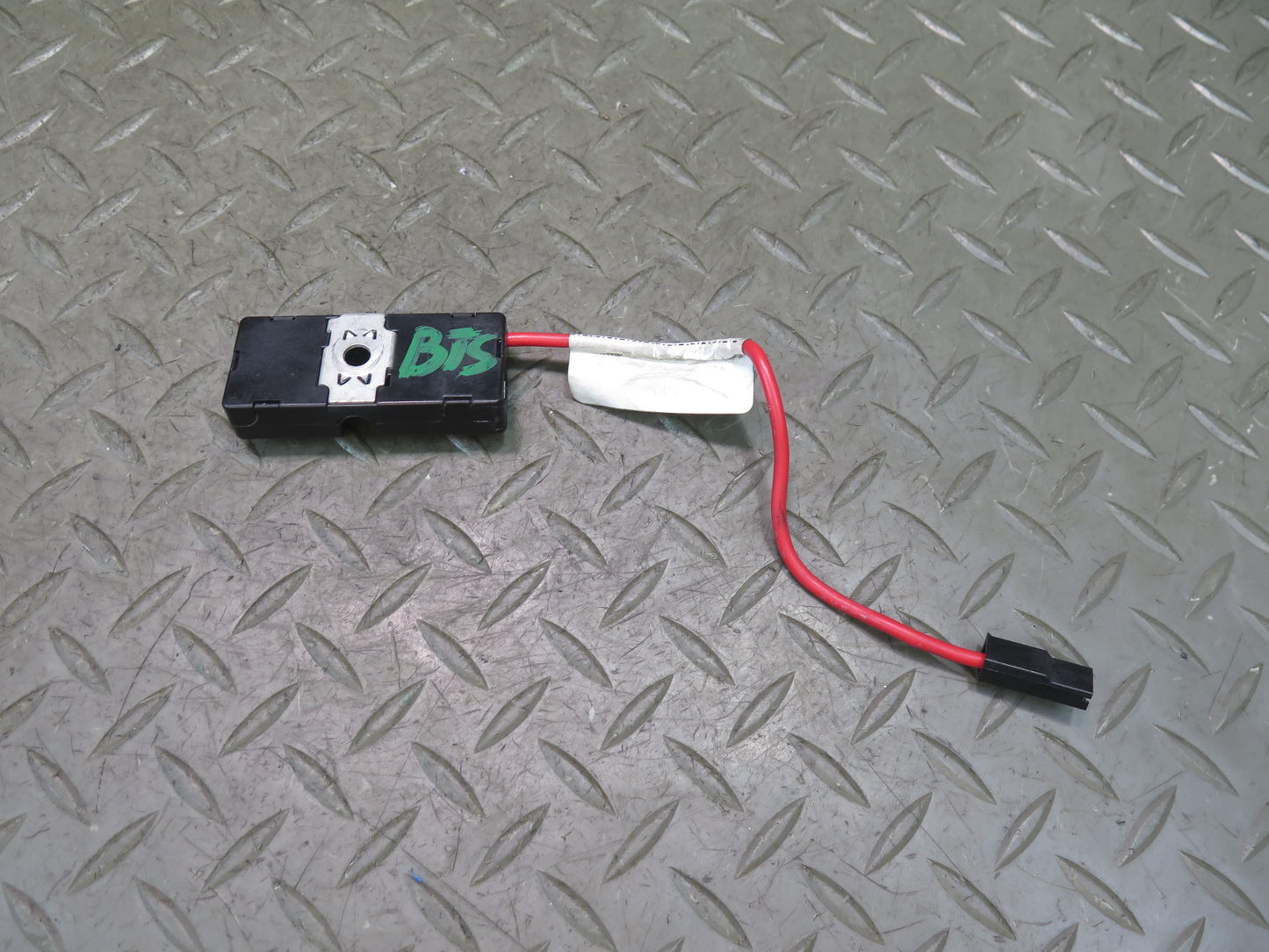 2016-2019 Tesla Model S 75D Rear Left Right Side Antenna Noise Filter Module Set