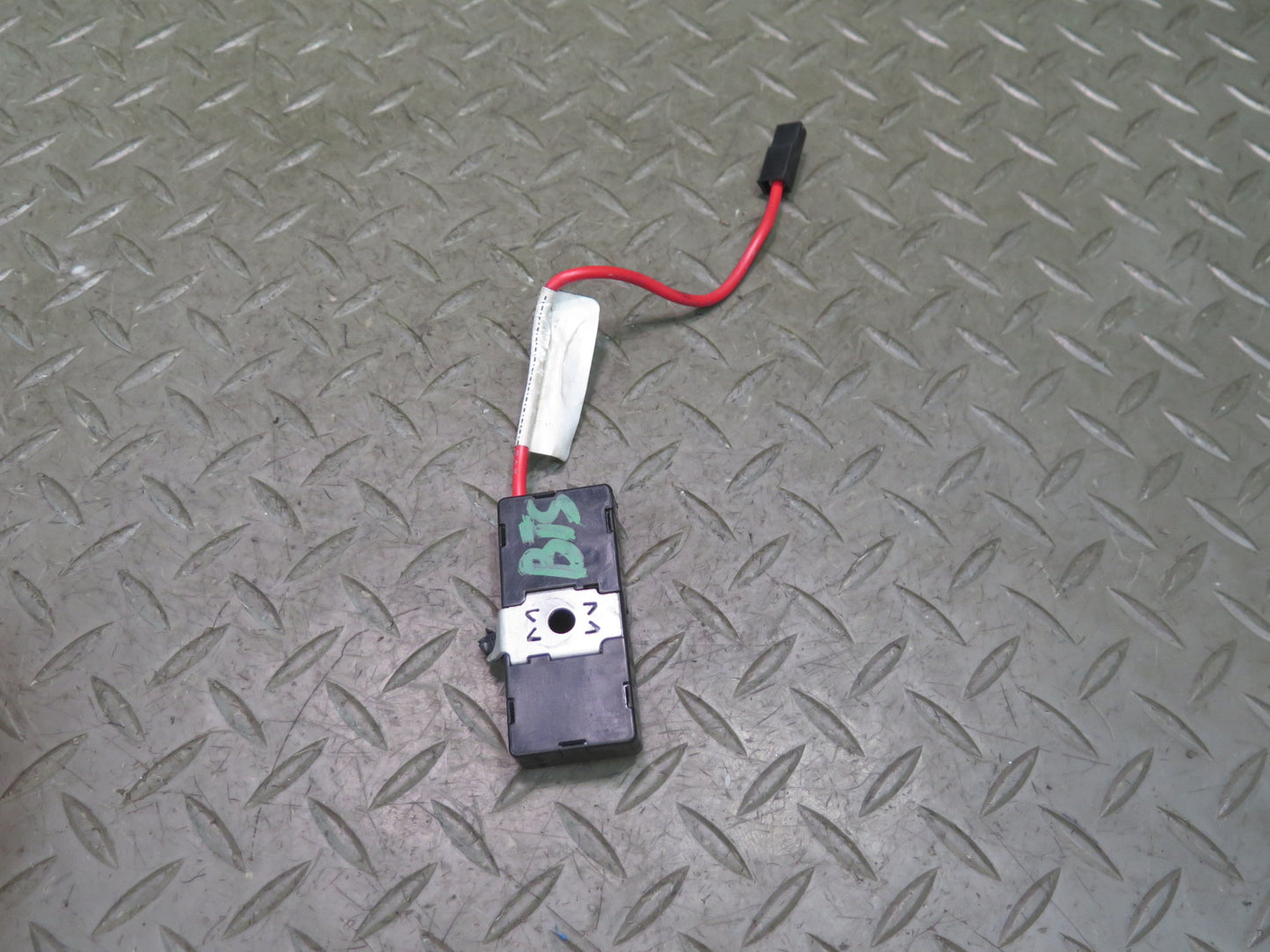 2016-2019 Tesla Model S 75D Rear Left Right Side Antenna Noise Filter Module Set