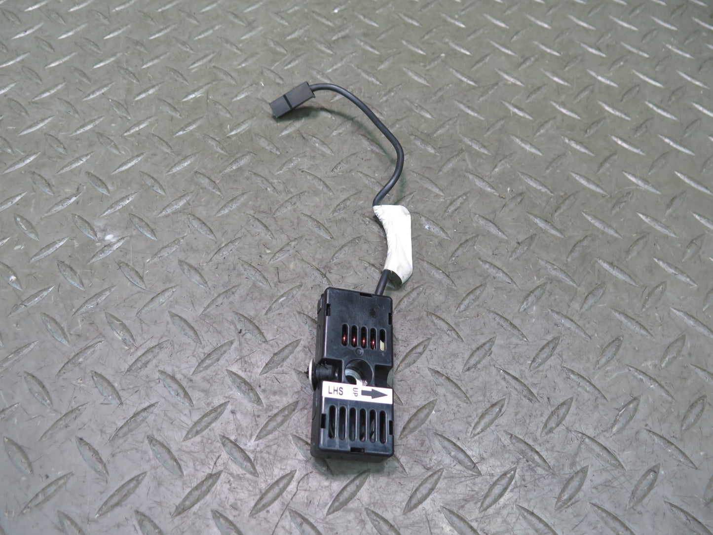 2016-2019 Tesla Model S 75D Rear Left Right Side Antenna Noise Filter Module Set