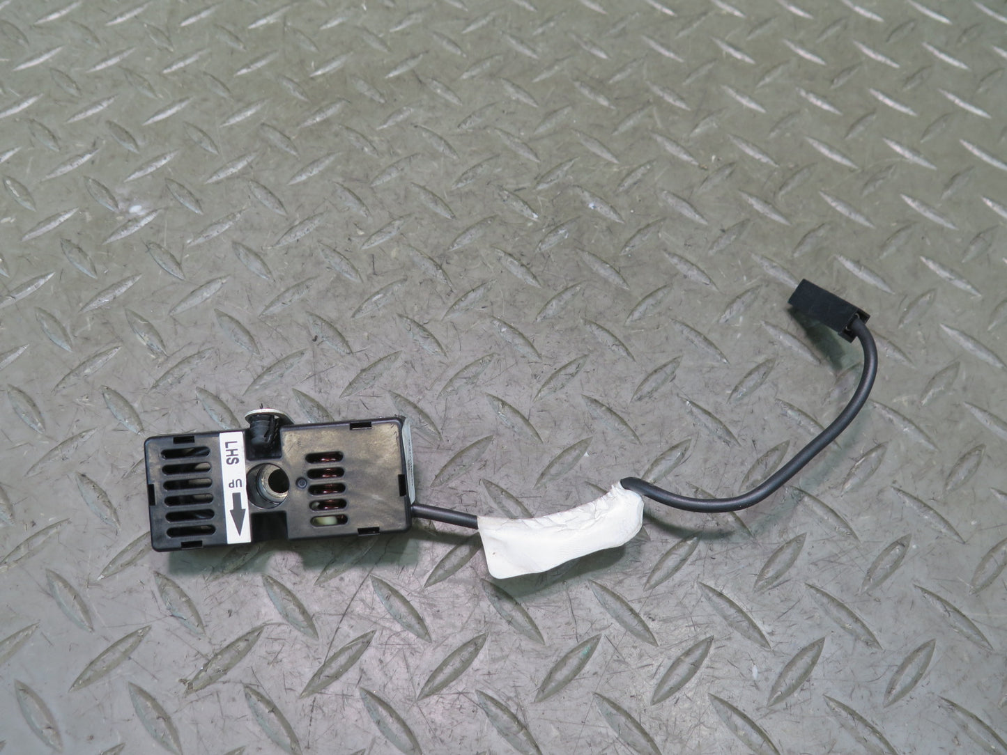 2016-2019 Tesla Model S 75D Rear Left Right Side Antenna Noise Filter Module Set