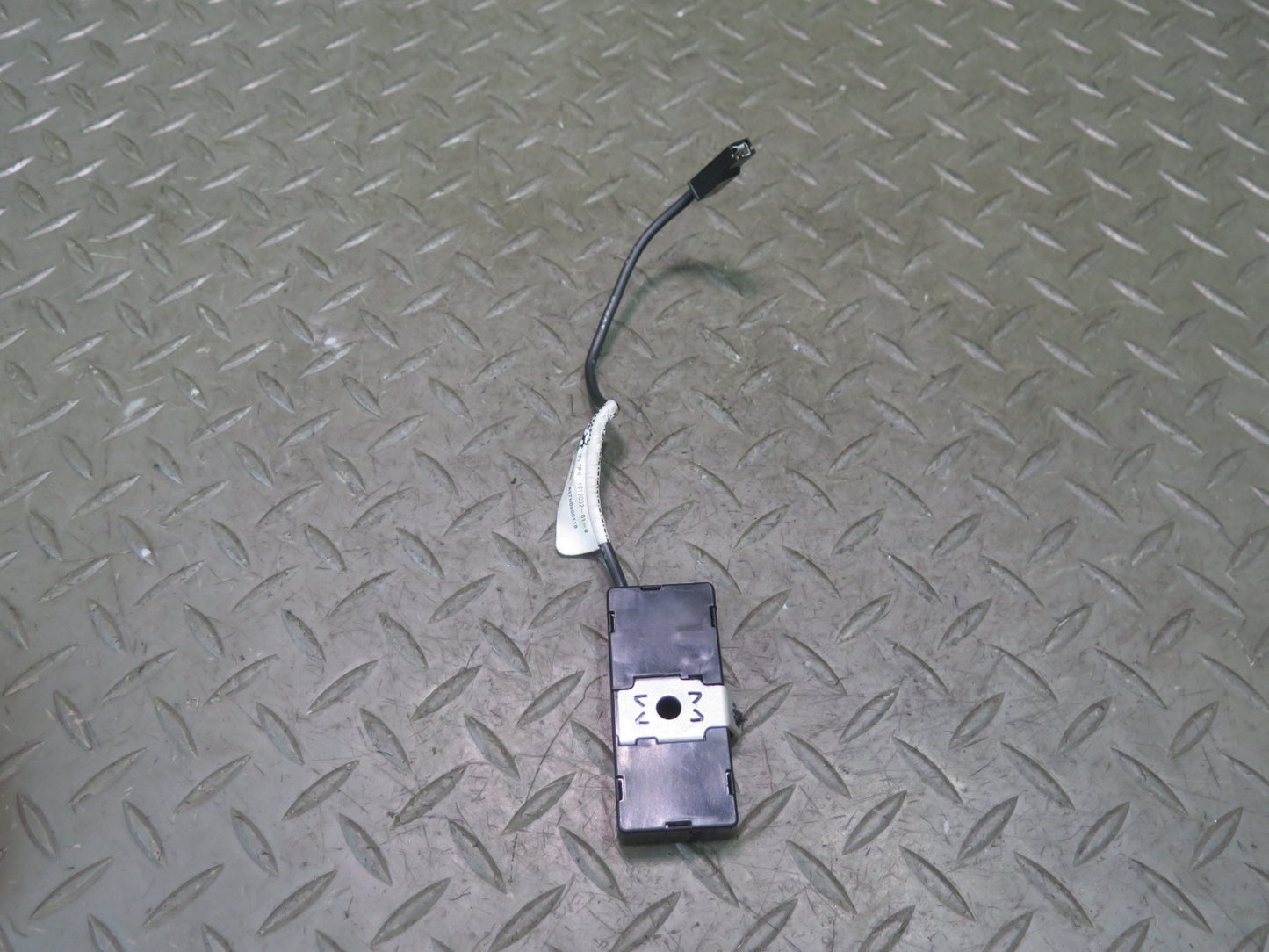 2016-2019 Tesla Model S 75D Rear Left Right Side Antenna Noise Filter Module Set