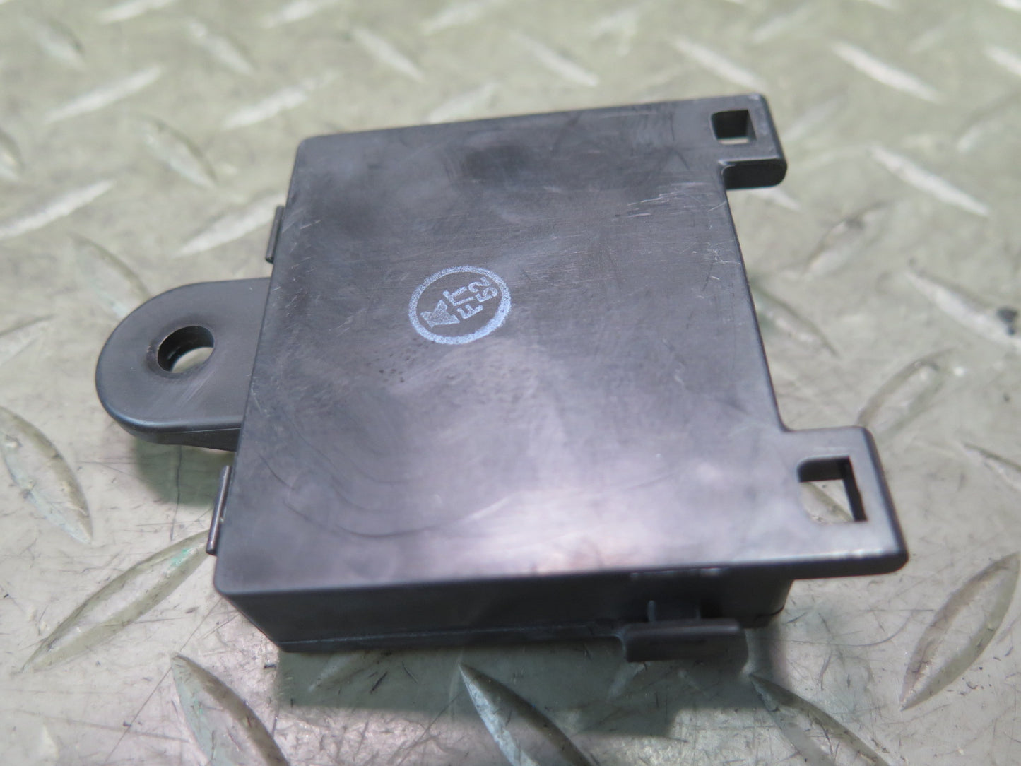 2016-2019 Tesla Model S 75D Front Right Side Door Handle Control Module Unit
