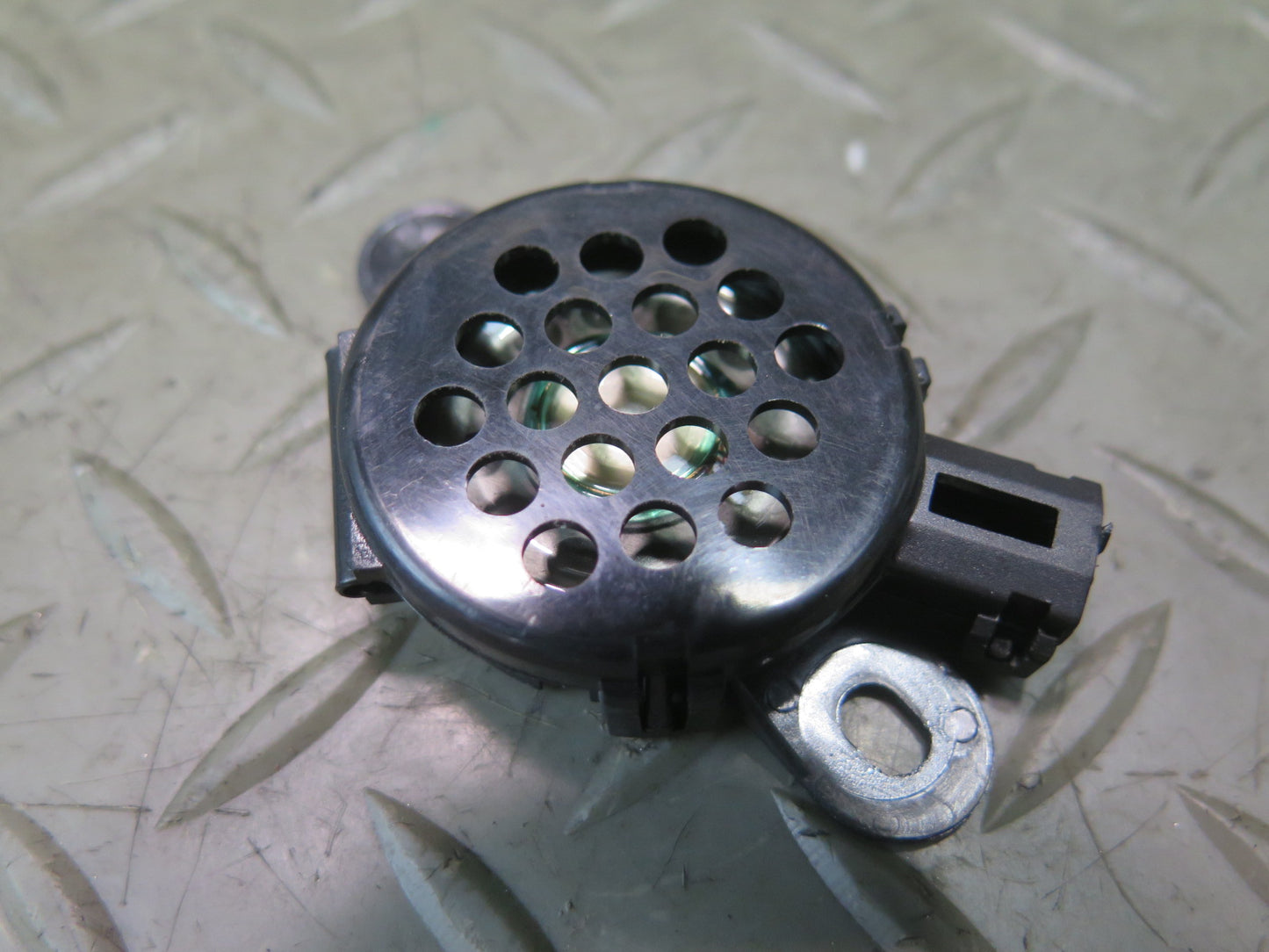2016-2019 Tesla Model S 75D Siren Alarm Warning Buzzer Speaker