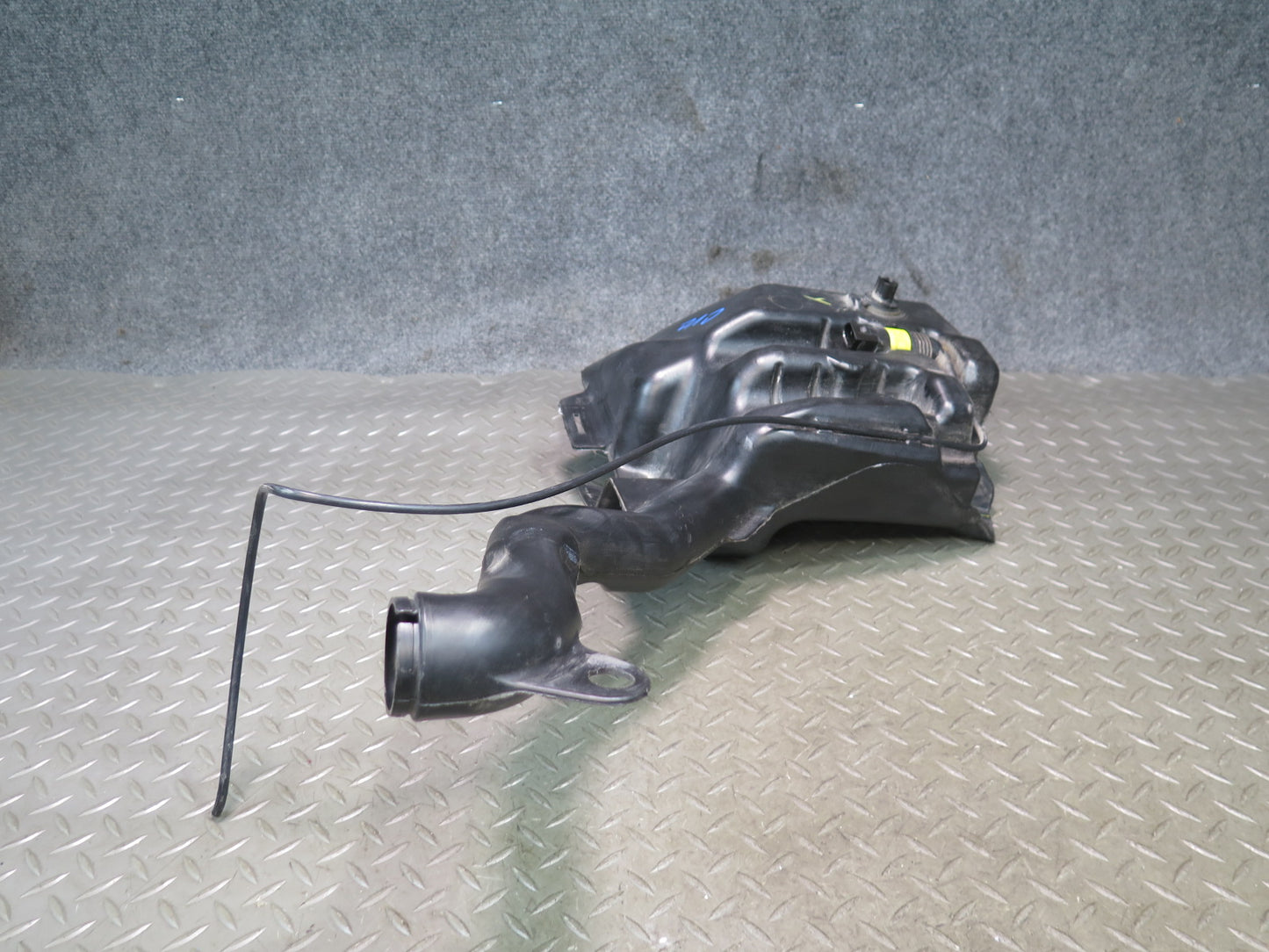 14-19 Chevrolet Corvette C7 Windshield Washer Fluid Reservoir Tank w Pump OEM
