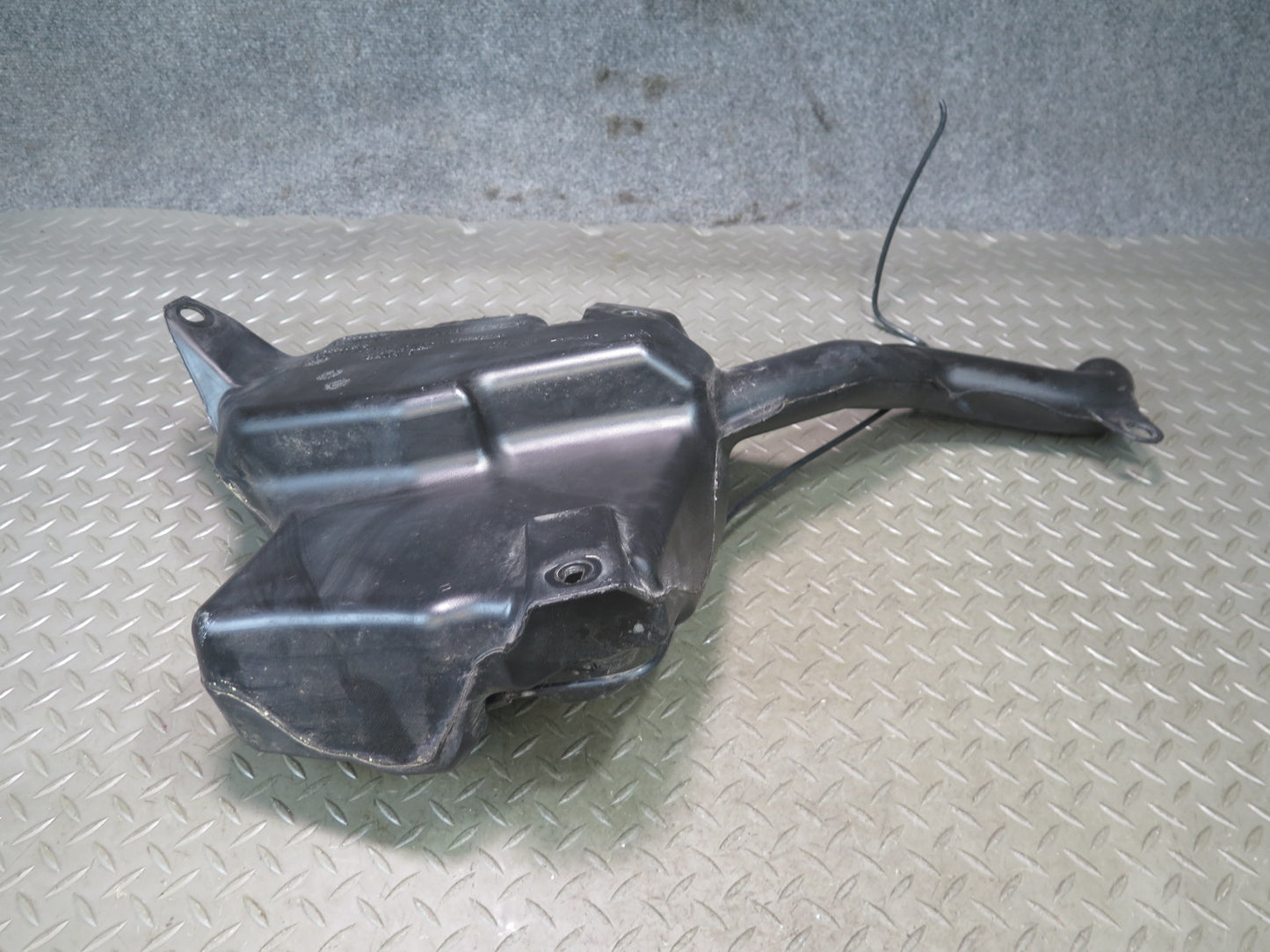 14-19 Chevrolet Corvette C7 Windshield Washer Fluid Reservoir Tank w Pump OEM