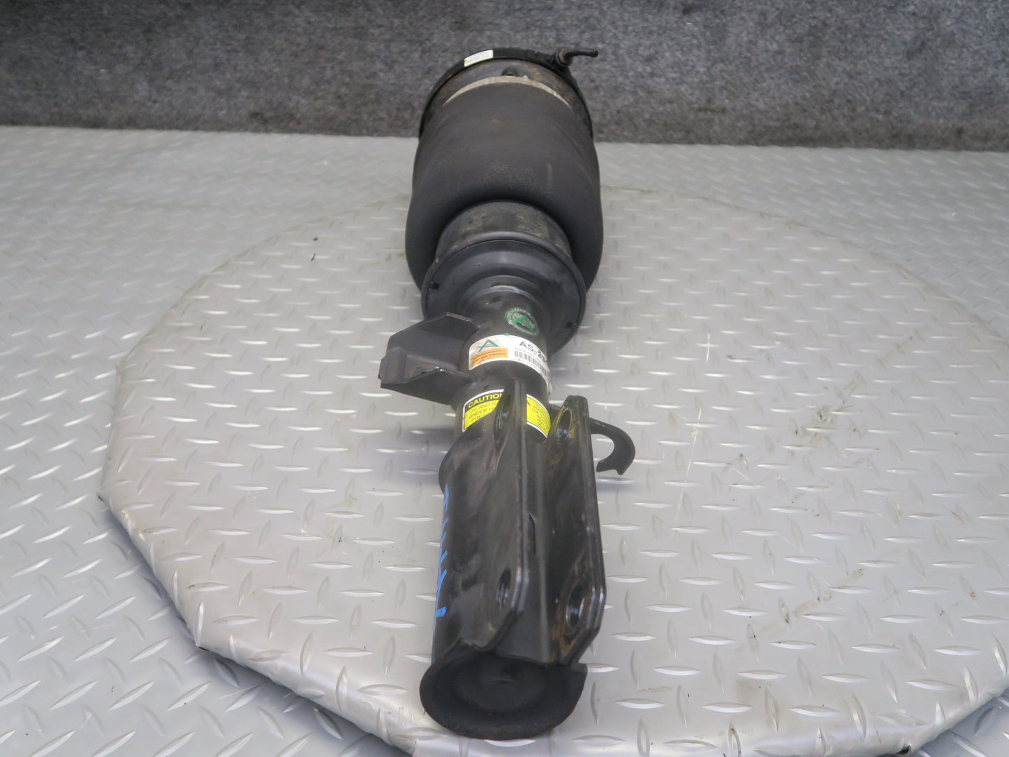 03-06 BMW E53 X5 AWD Front Left Air Strut Shock Absorber Arnott AS-2306