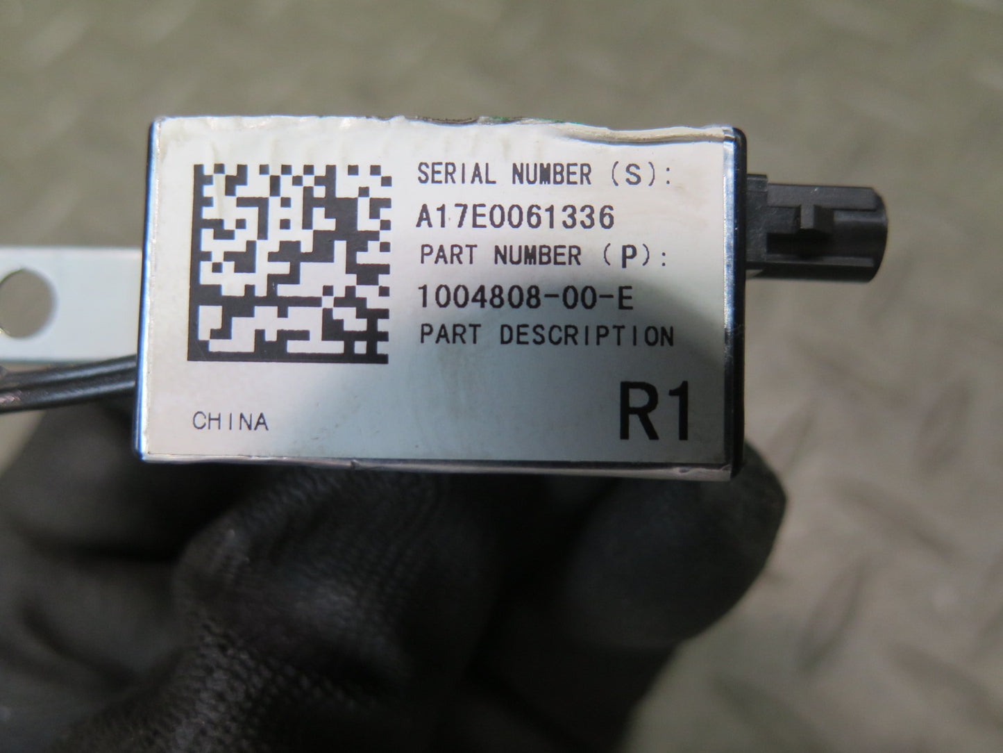 2016-2019 Tesla Model S 75D Rear Right Side Radio Antenna Amplifier Module Unit