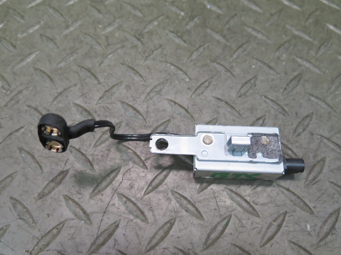 2016-2019 Tesla Model S 75D Rear Right Side Radio Antenna Amplifier Module Unit