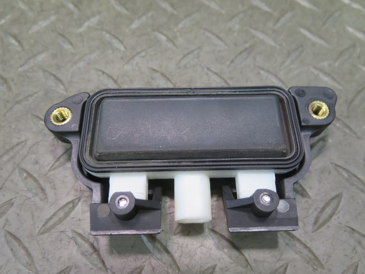 2016-2019 Tesla Model S 75D Rear Trunk Liftgate Release Handle Switch W/ Bracket
