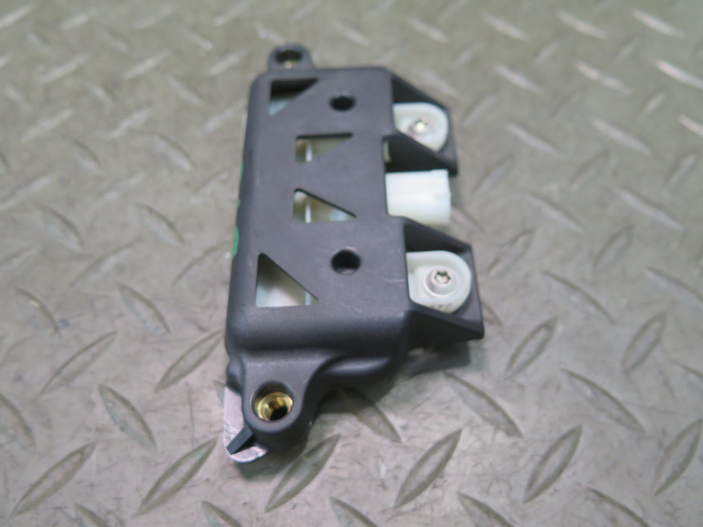 2016-2019 Tesla Model S 75D Rear Trunk Liftgate Release Handle Switch W/ Bracket