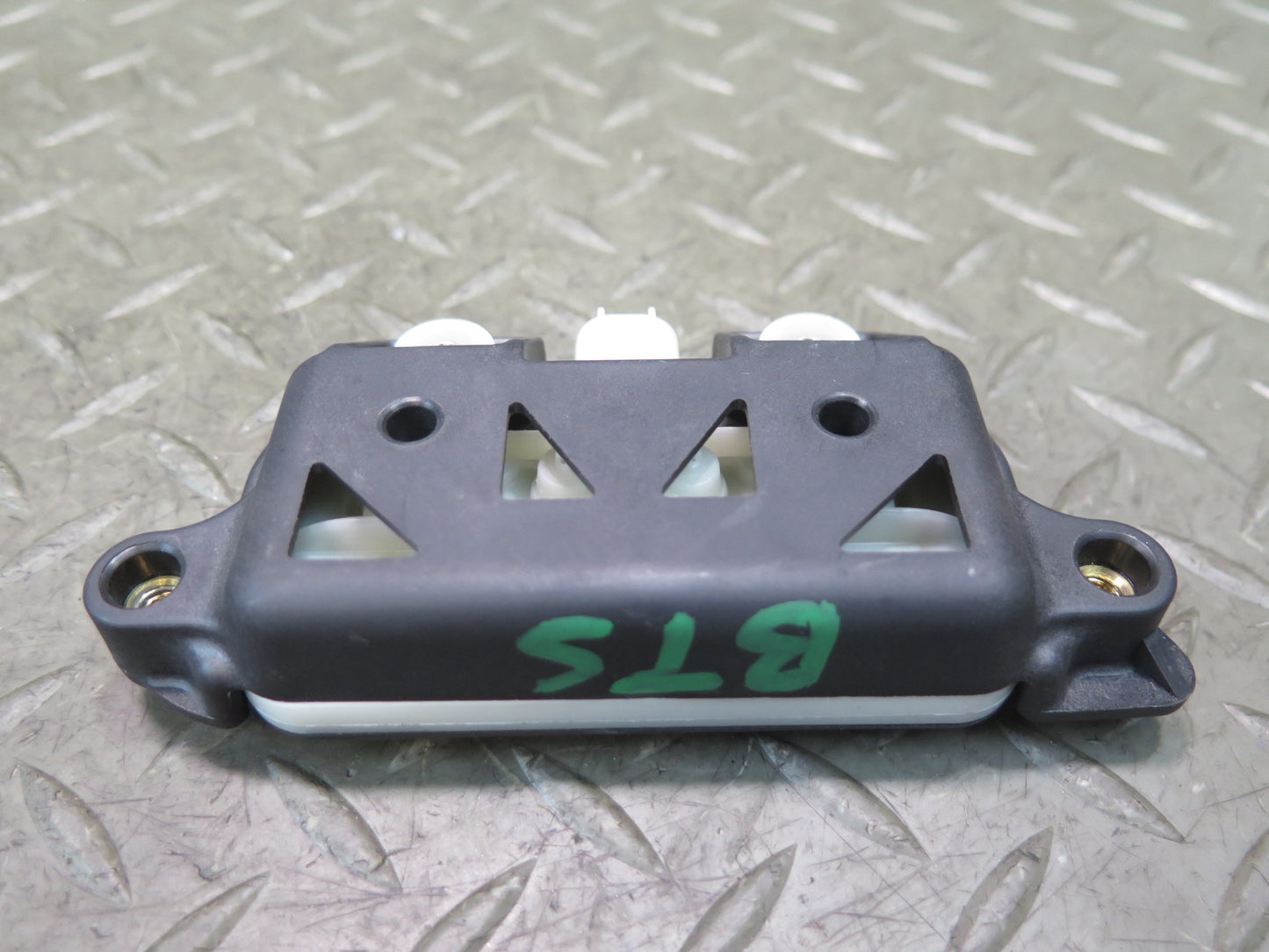 2016-2019 Tesla Model S 75D Rear Trunk Liftgate Release Handle Switch W/ Bracket