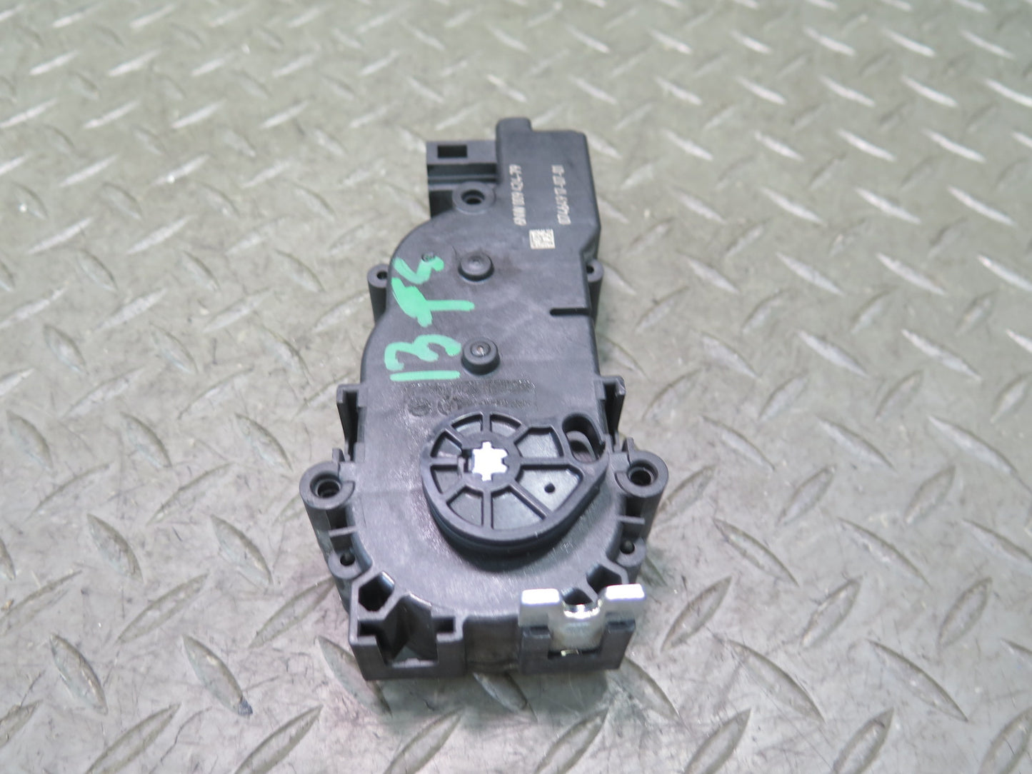 2016-2019 Tesla Model S 75D Rear Trunk Liftgate Tail Gate Lock Latch Actuator