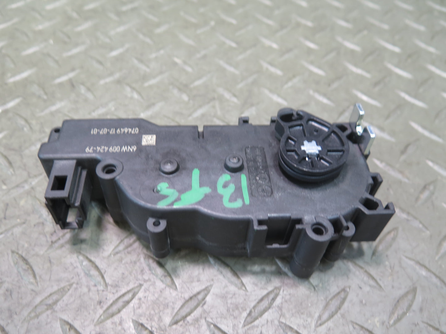 2016-2019 Tesla Model S 75D Rear Trunk Liftgate Tail Gate Lock Latch Actuator