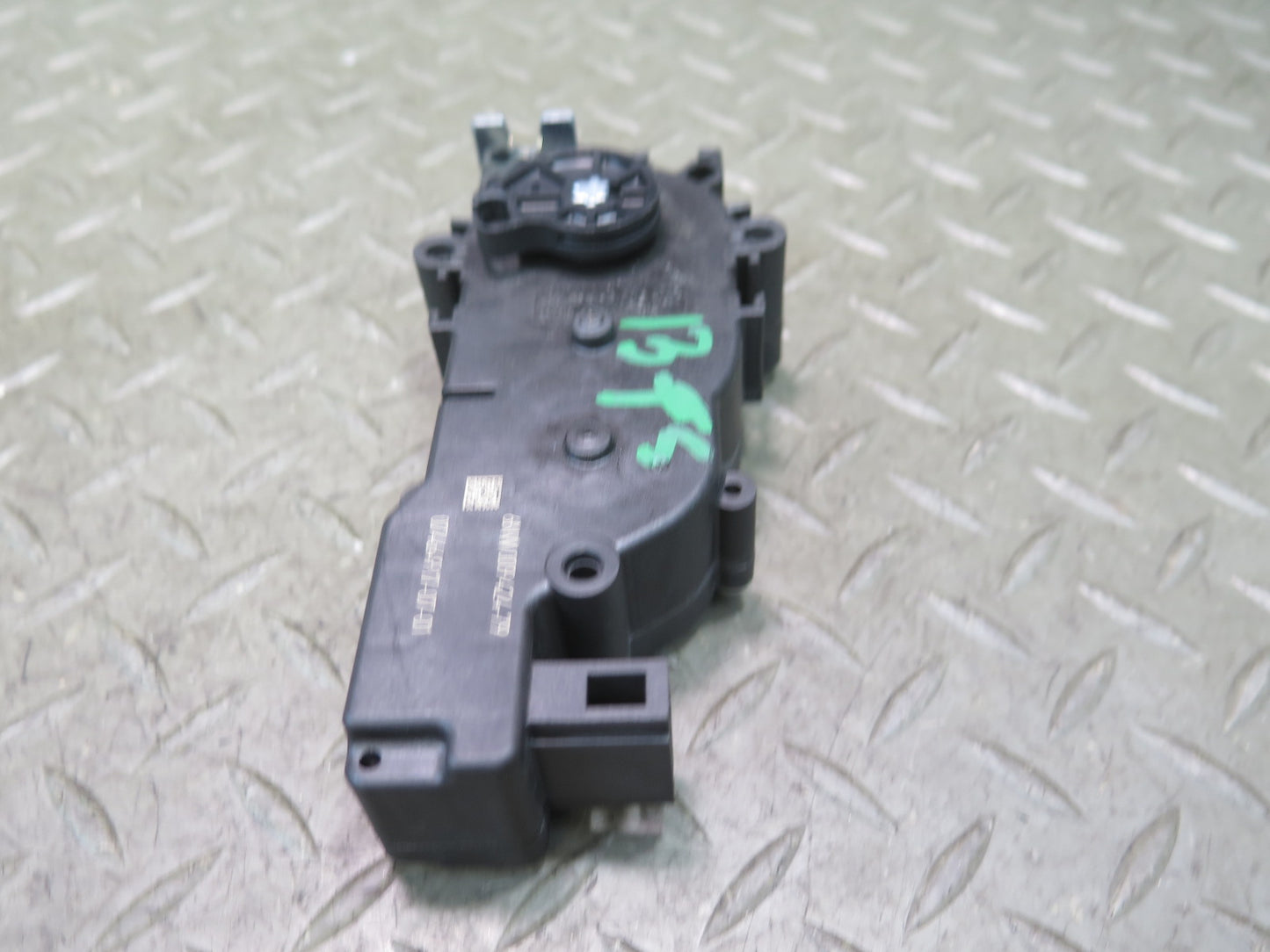 2016-2019 Tesla Model S 75D Rear Trunk Liftgate Tail Gate Lock Latch Actuator