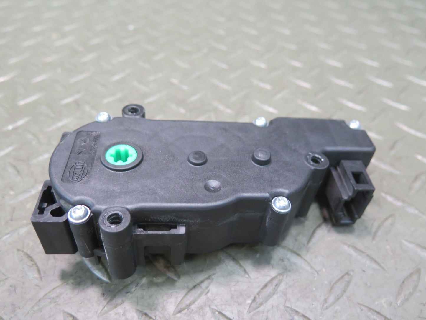 2016-2019 Tesla Model S 75D Rear Trunk Liftgate Tail Gate Lock Latch Actuator