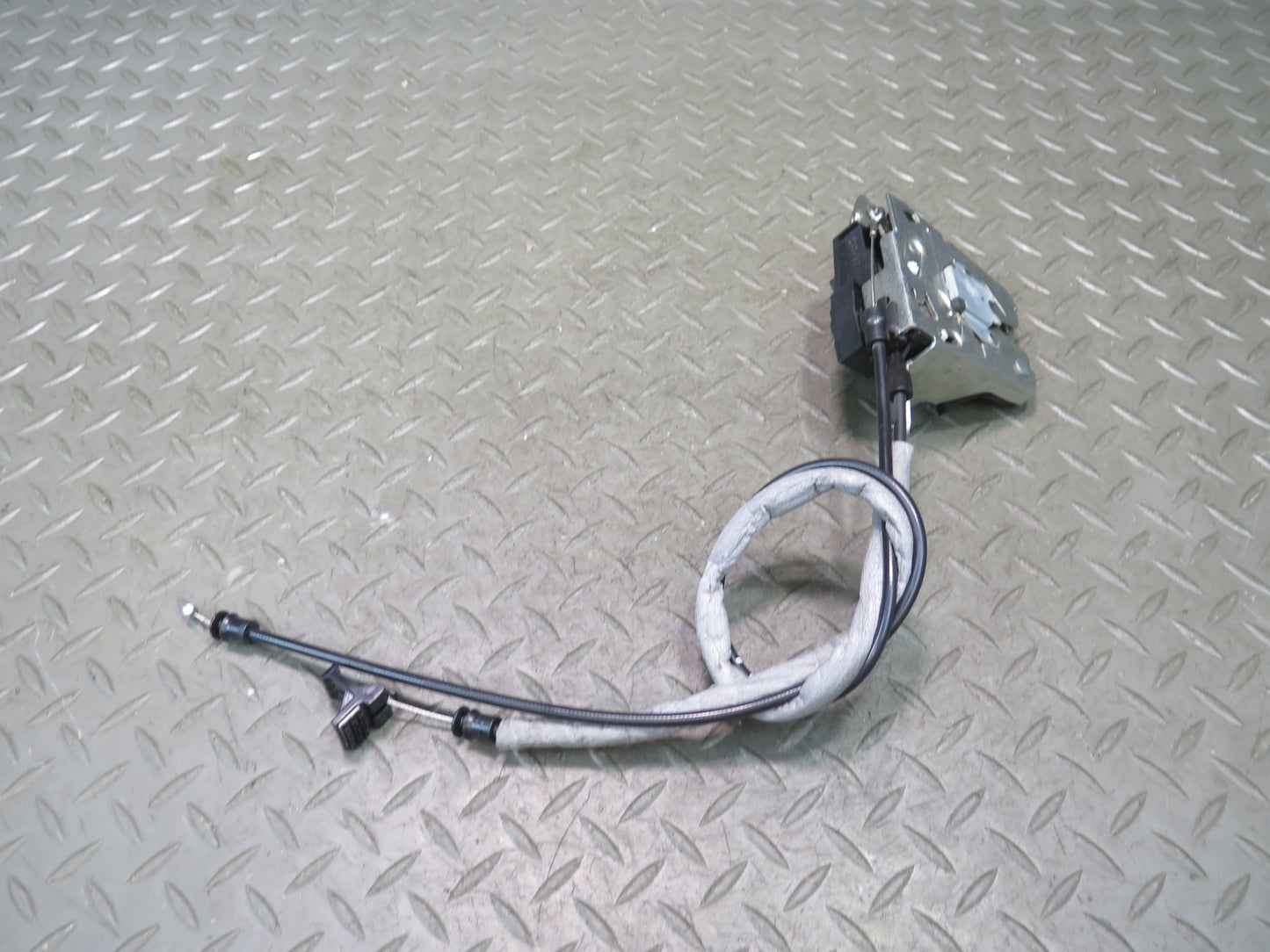 2016-2019 Tesla Model S 75D Rear Trunk Liftgate Tail Gate Lock Latch