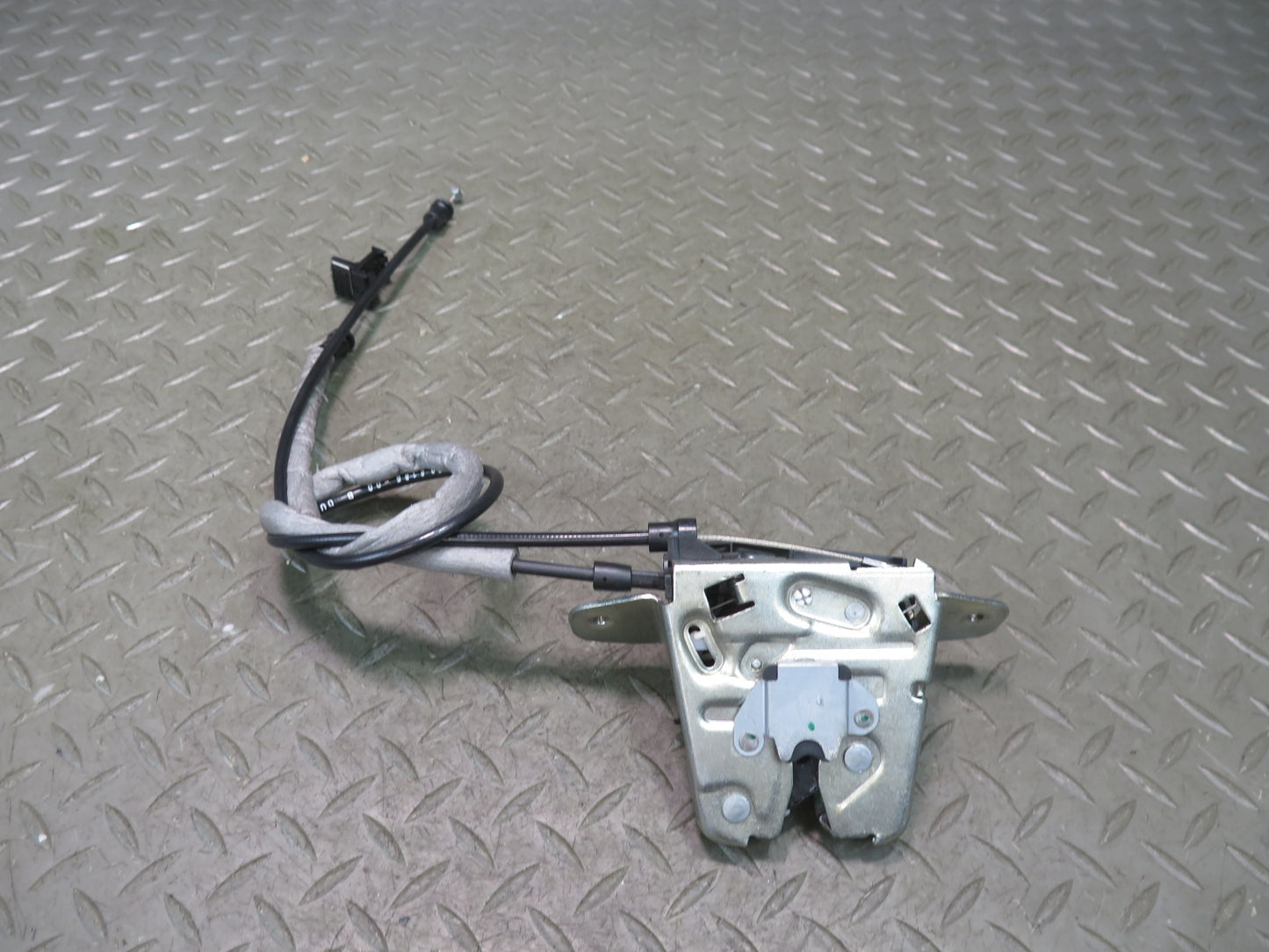 2016-2019 Tesla Model S 75D Rear Trunk Liftgate Tail Gate Lock Latch