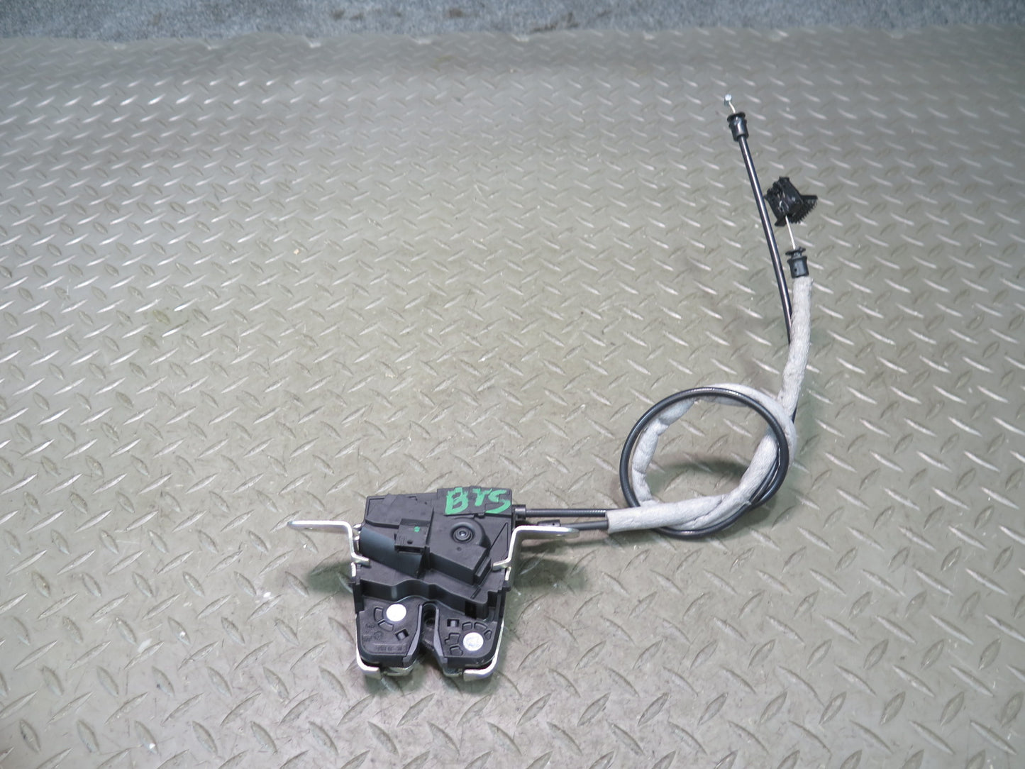 2016-2019 Tesla Model S 75D Rear Trunk Liftgate Tail Gate Lock Latch