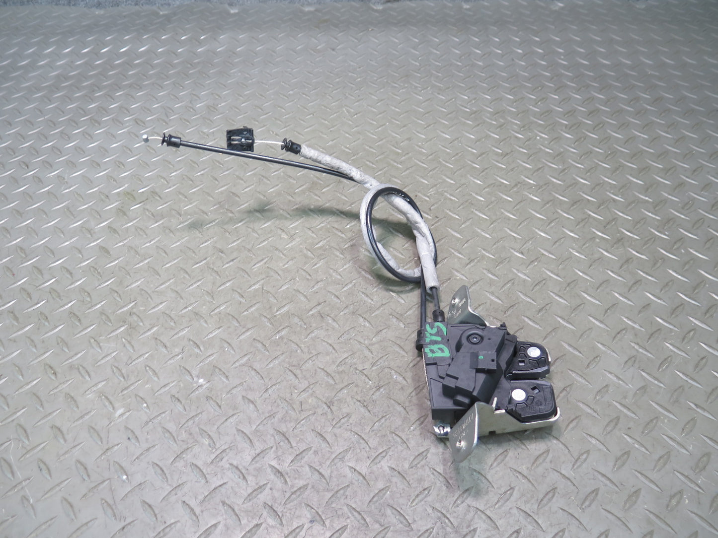2016-2019 Tesla Model S 75D Rear Trunk Liftgate Tail Gate Lock Latch