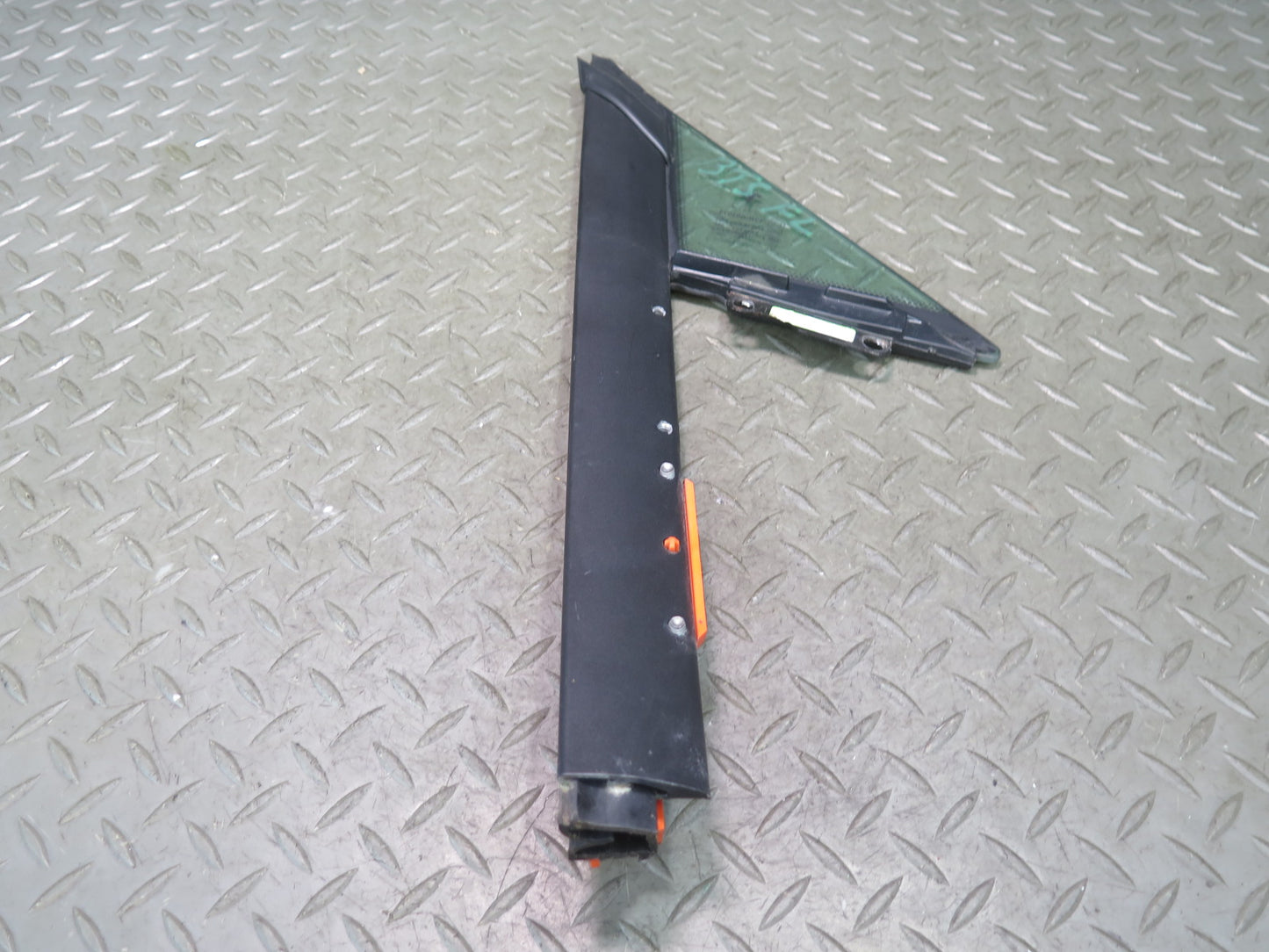 2016-2019 Tesla Model S 75D Front Left Side Door Window Corner Fixed Glass