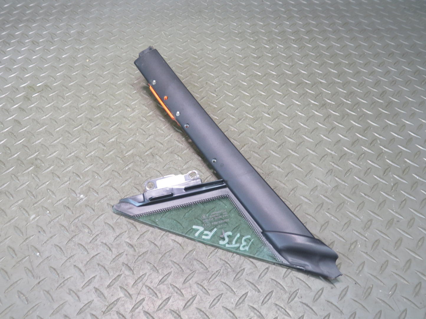 2016-2019 Tesla Model S 75D Front Left Side Door Window Corner Fixed Glass