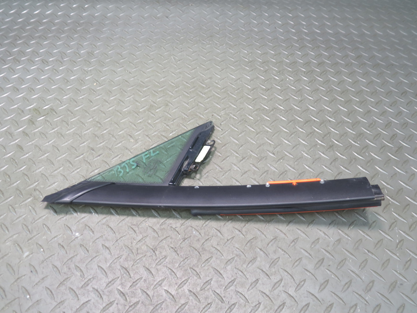 2016-2019 Tesla Model S 75D Front Left Side Door Window Corner Fixed Glass