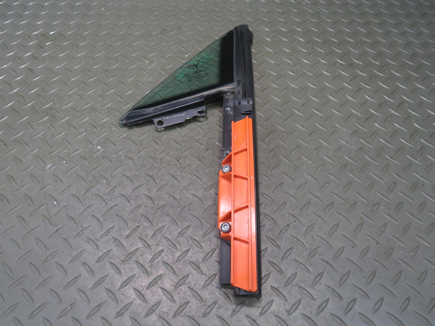 2016-2019 Tesla Model S 75D Front Left Side Door Window Corner Fixed Glass