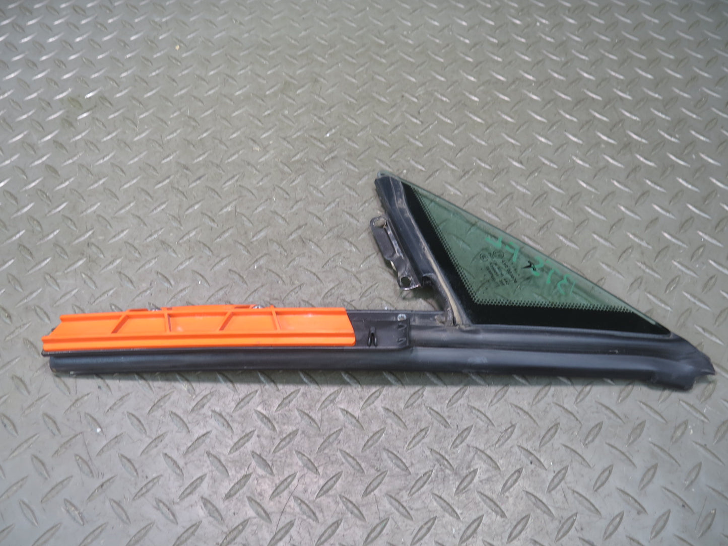 2016-2019 Tesla Model S 75D Front Left Side Door Window Corner Fixed Glass