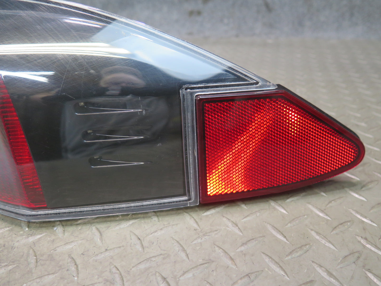 2016-2019 Tesla Model S 75D Rear Right Pass Side Outer Tail Light Lamp