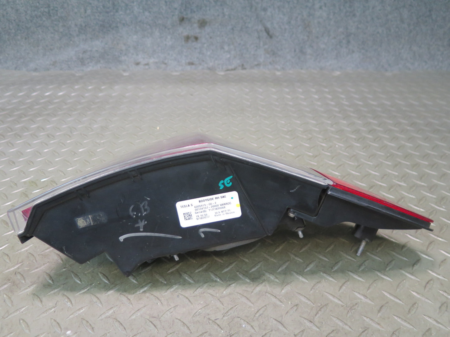 2016-2019 Tesla Model S 75D Rear Right Pass Side Outer Tail Light Lamp