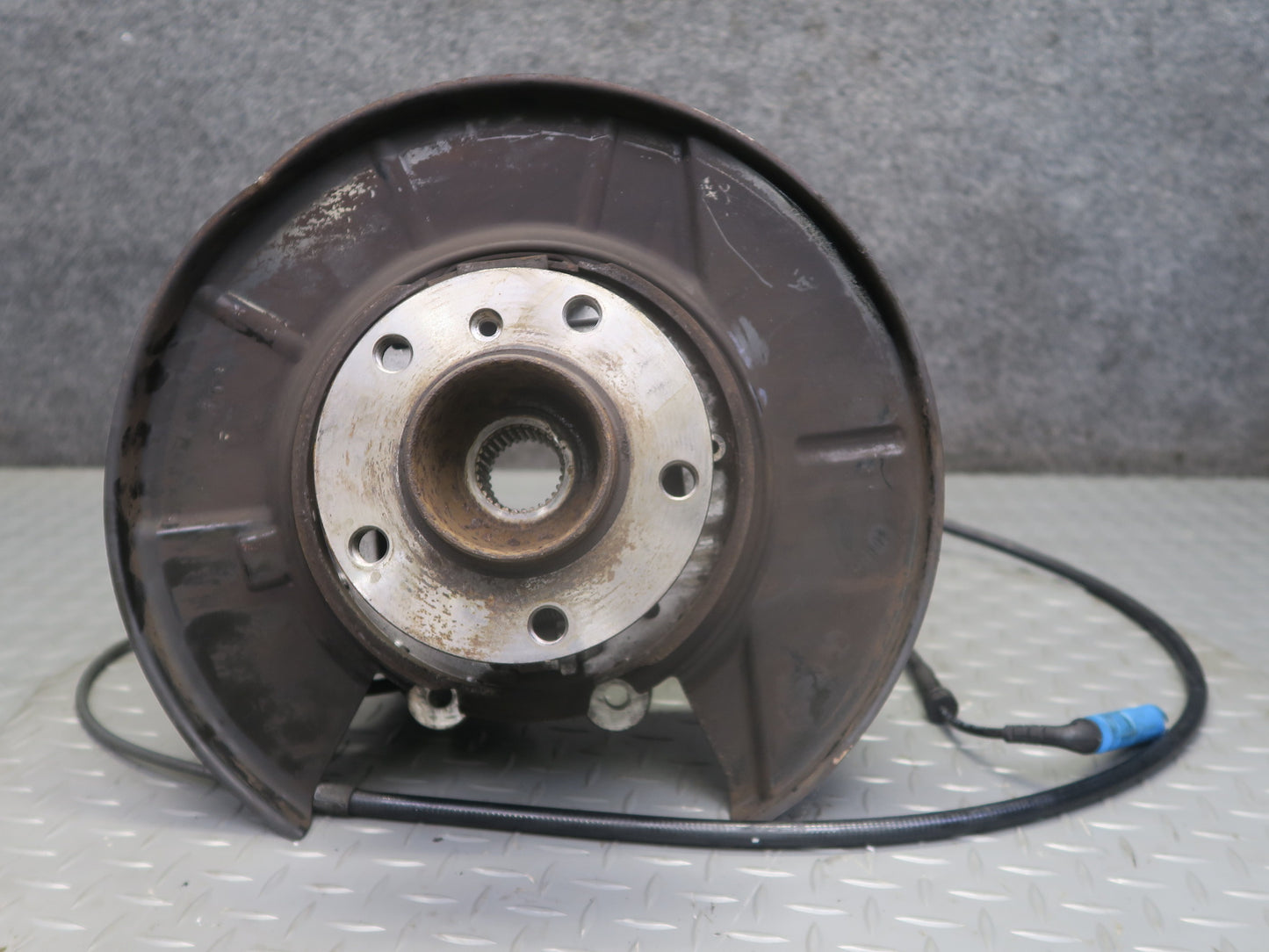 04-06 BMW E53 X5 AWD Rear Right Spindle Knuckle Wheel Hub Bearing OEM