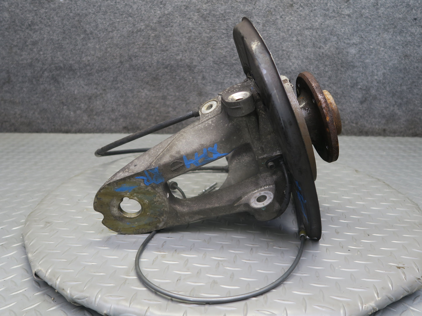04-06 BMW E53 X5 AWD Rear Right Spindle Knuckle Wheel Hub Bearing OEM