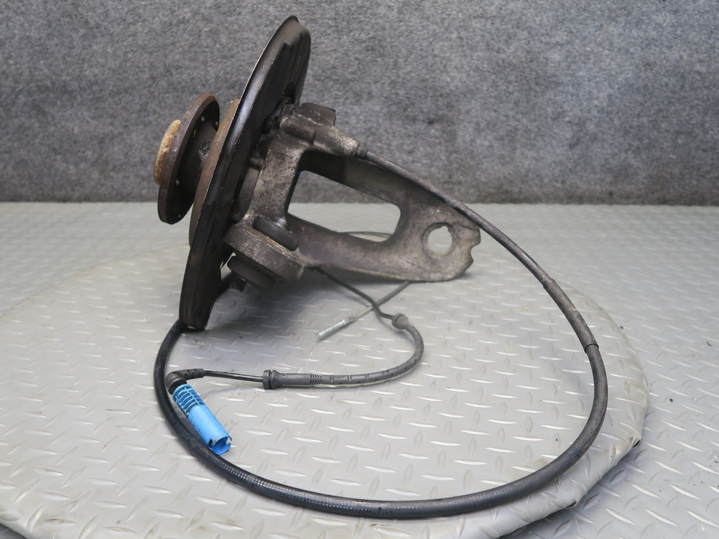 04-06 BMW E53 X5 AWD Rear Right Spindle Knuckle Wheel Hub Bearing OEM