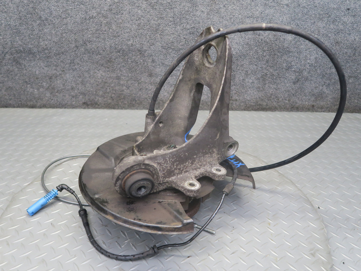 04-06 BMW E53 X5 AWD Rear Right Spindle Knuckle Wheel Hub Bearing OEM