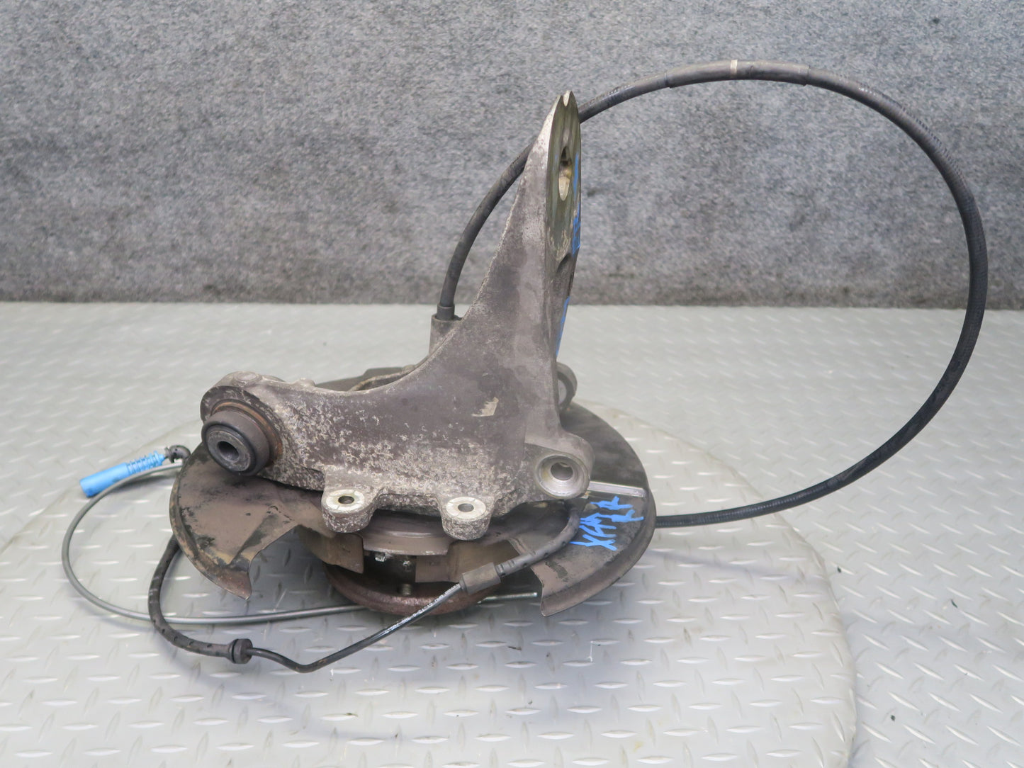 04-06 BMW E53 X5 AWD Rear Right Spindle Knuckle Wheel Hub Bearing OEM
