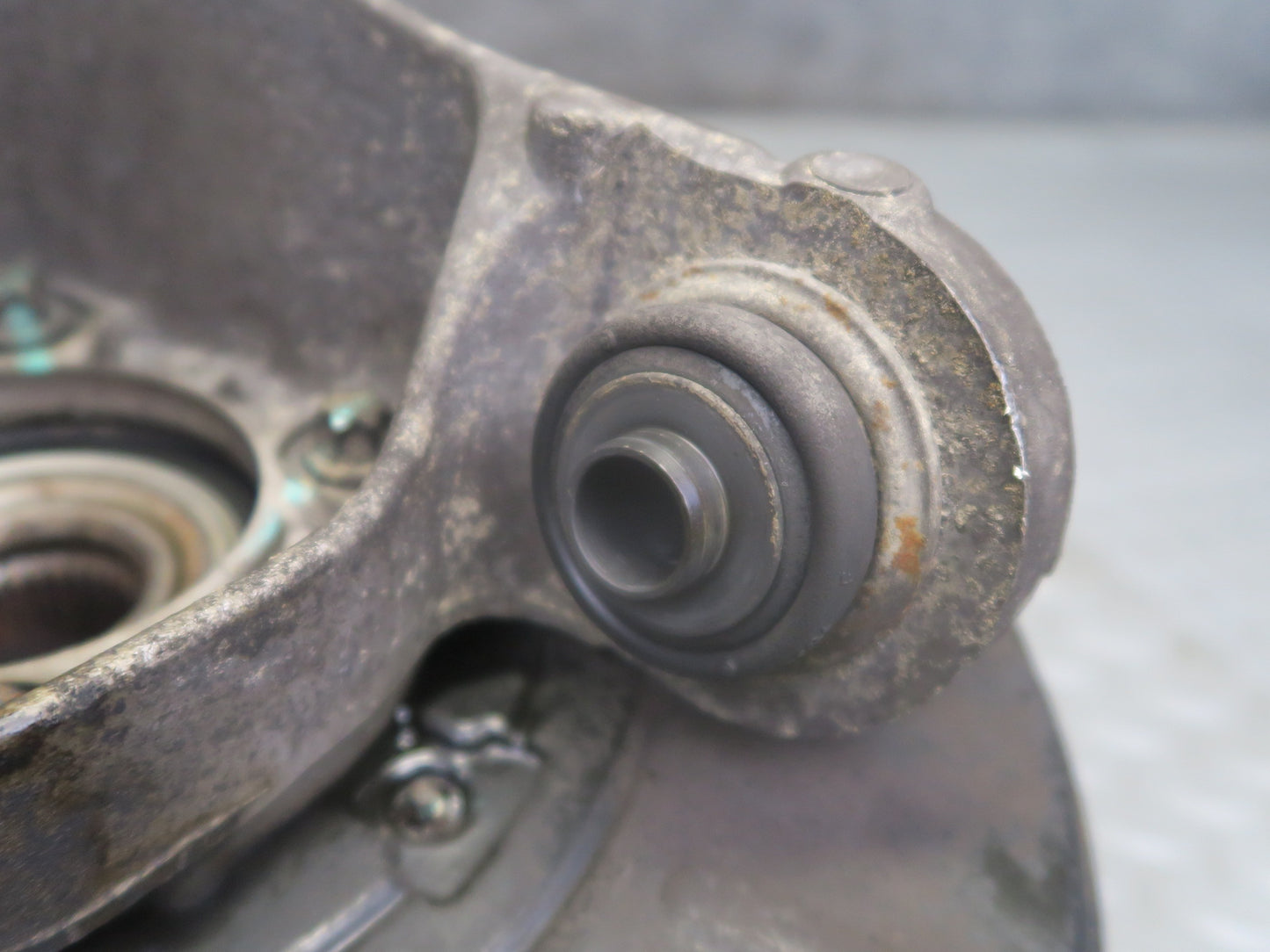 04-06 BMW E53 X5 AWD Rear Right Spindle Knuckle Wheel Hub Bearing OEM
